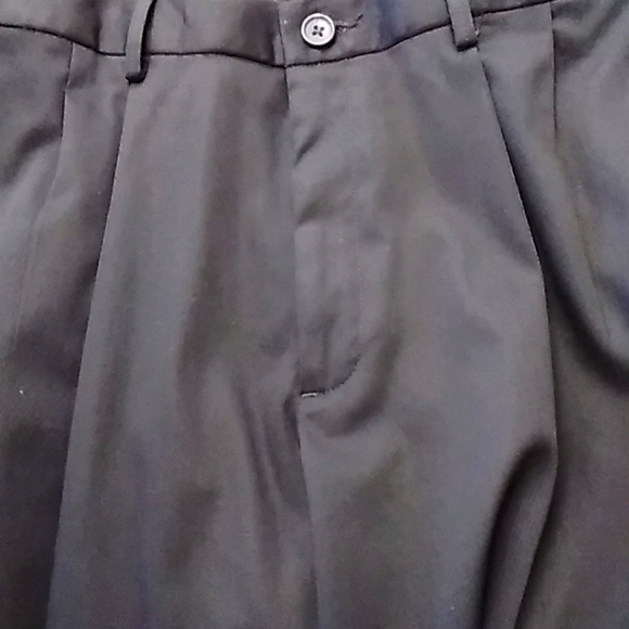 Haggar Men's Black Khakis 2063 - Picture 3 of 6